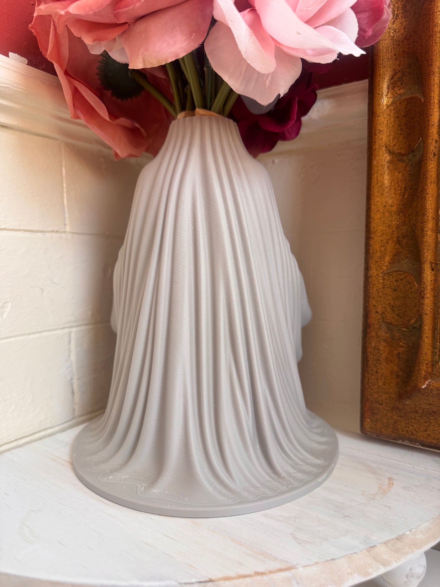Behind of the vase