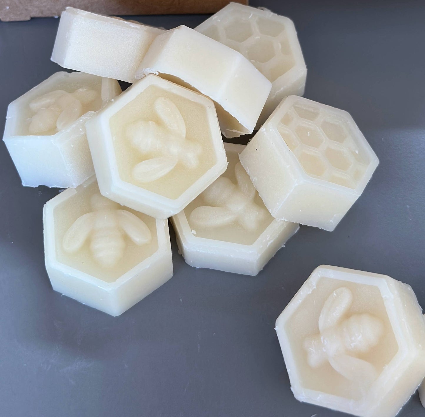 Beeswax Melts | Honeycomb & Bees | No Label Avail.: Without Labels / Sea Salt & Orchid - Weiss Workshop 