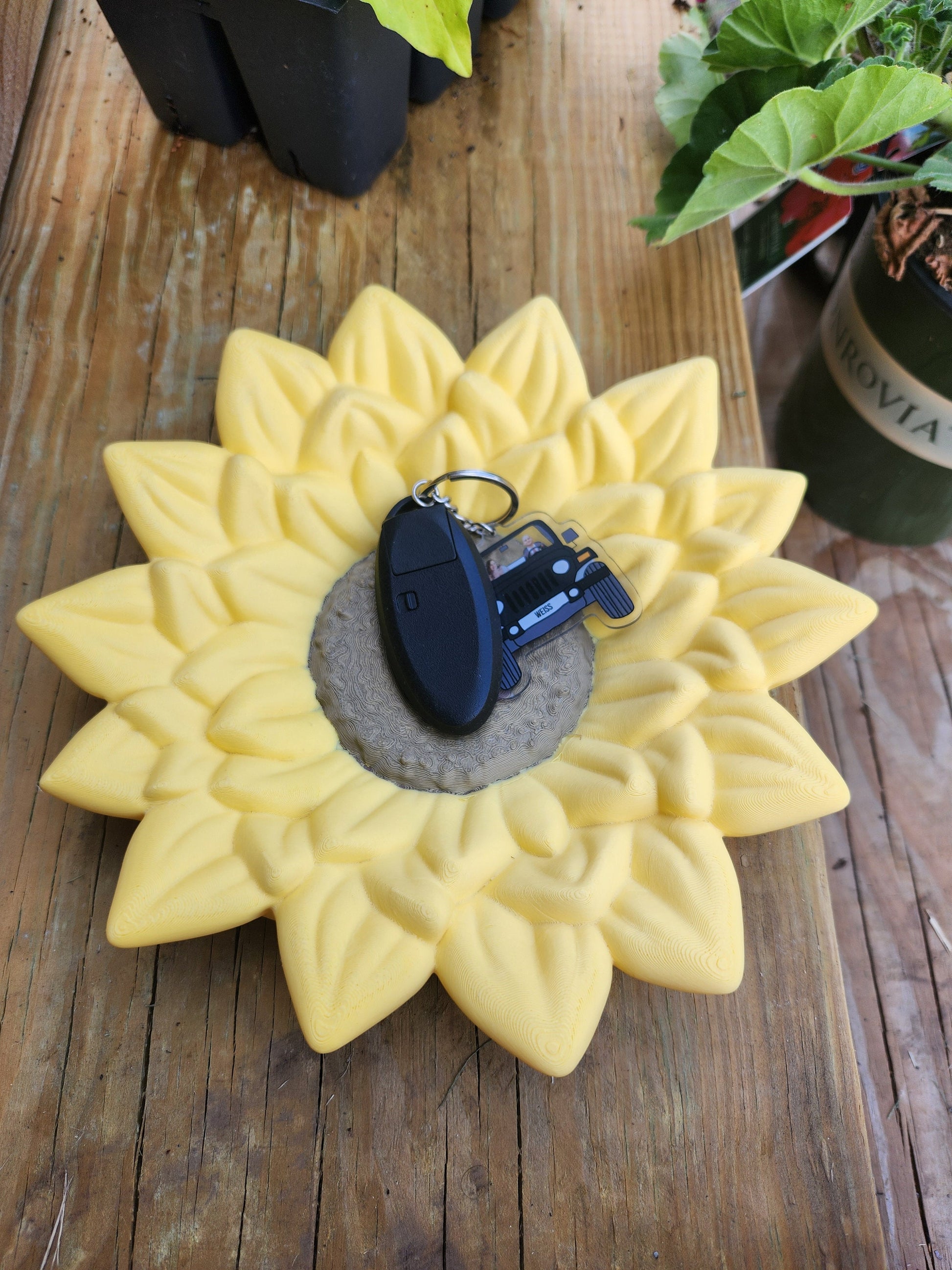 Stunning Sunflower Key Dish for Elegant and Functional Home Decor